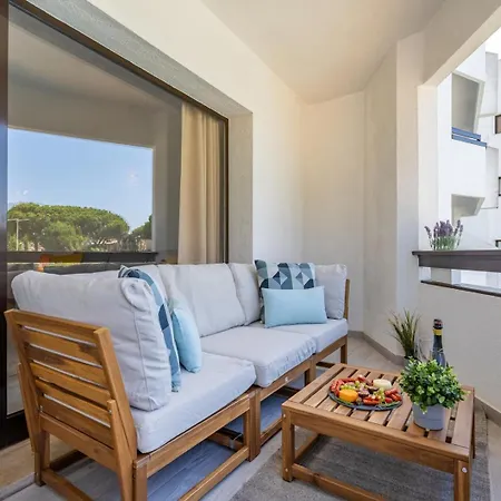 Apartment Vilamoura Retreat With Pool & Balcony By Hostwise Quarteira