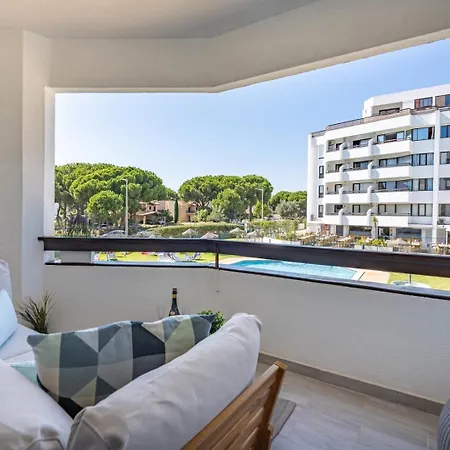 Vilamoura Retreat With Pool & Balcony By Hostwise Quarteira