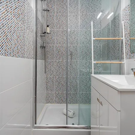 Vilamoura Retreat With Pool & Balcony By Hostwise Apartment Quarteira