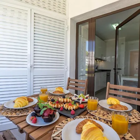 Apartment Vilamoura Retreat With Pool & Balcony By Hostwise *