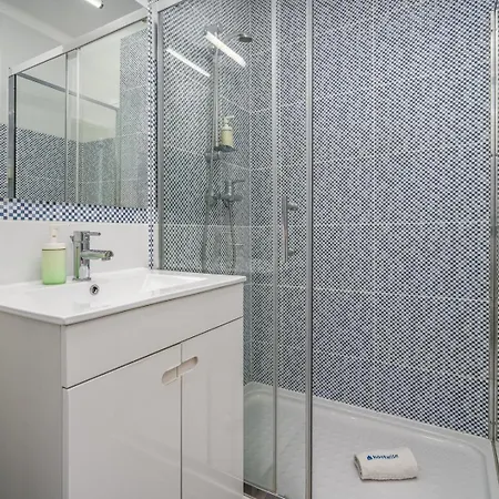 Vilamoura Retreat With Pool & Balcony By Hostwise Apartment