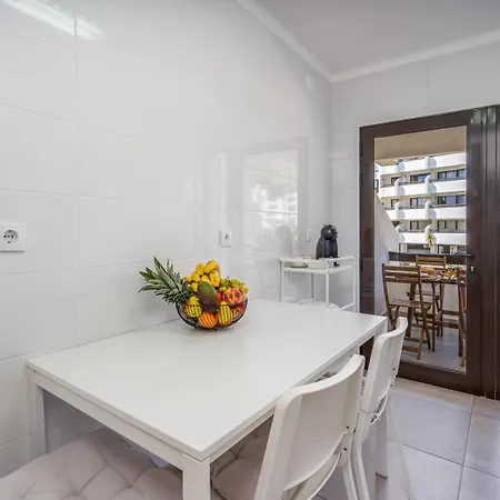 Lejlighed Vilamoura Retreat With Pool & Balcony By Hostwise