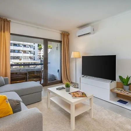 Apartment Vilamoura Retreat With Pool & Balcony By Hostwise *