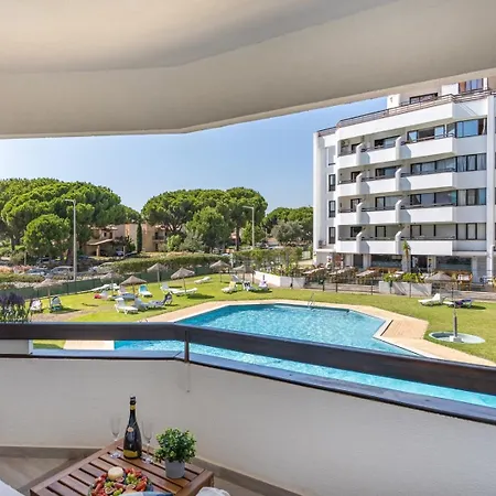 Vilamoura Retreat With Pool & Balcony By Hostwise Quarteira