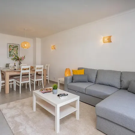 Vilamoura Retreat With Pool & Balcony By Hostwise * Quarteira