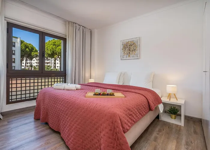 Vilamoura Retreat With Pool & Balcony By Hostwise Apartment