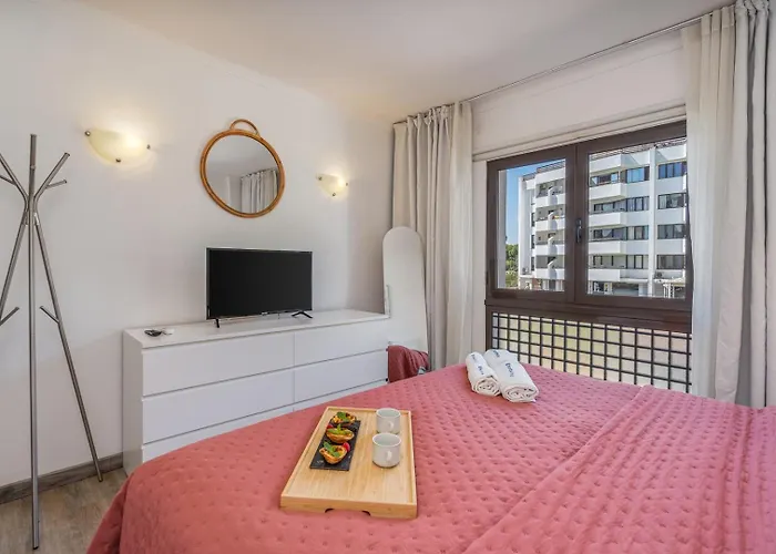 Apartment Vilamoura Retreat With Pool & Balcony By Hostwise