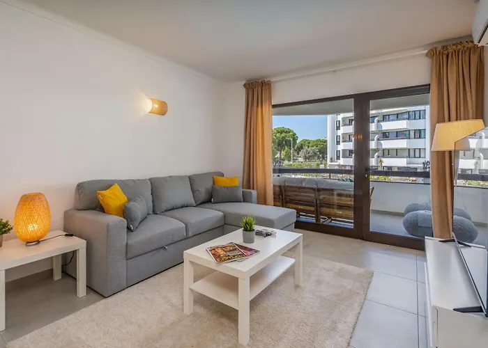 Vilamoura Retreat With Pool & Balcony By Hostwise Apartment
