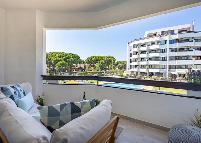 Vilamoura Retreat With Pool & Balcony By Hostwise 奎特里拉