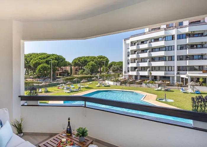 Vilamoura Retreat With Pool & Balcony By Hostwise 奎特里拉