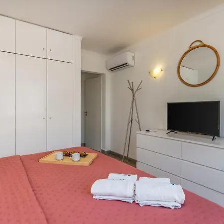 Vilamoura Retreat With Pool & Balcony By Hostwise Apartament *