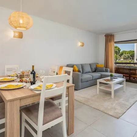 Апартаменты Vilamoura Retreat With Pool & Balcony By Hostwise *