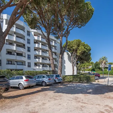 Апартаменты Vilamoura Retreat With Pool & Balcony By Hostwise